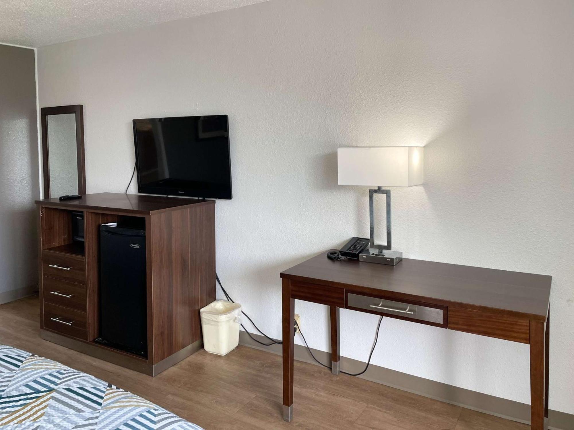 Motel 6 Opelika Al Esterno foto